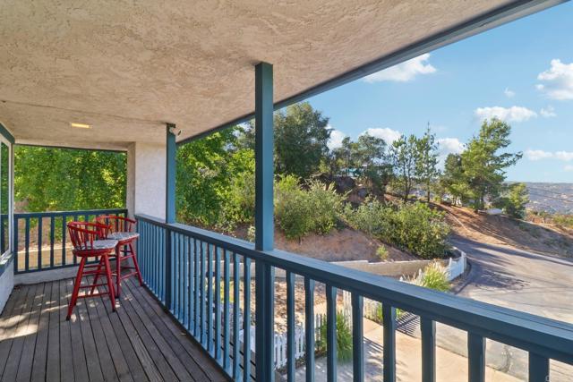 Detail Gallery Image 3 of 63 For 1921 via Corina, Alpine,  CA 91901 - 3 Beds | 2/1 Baths