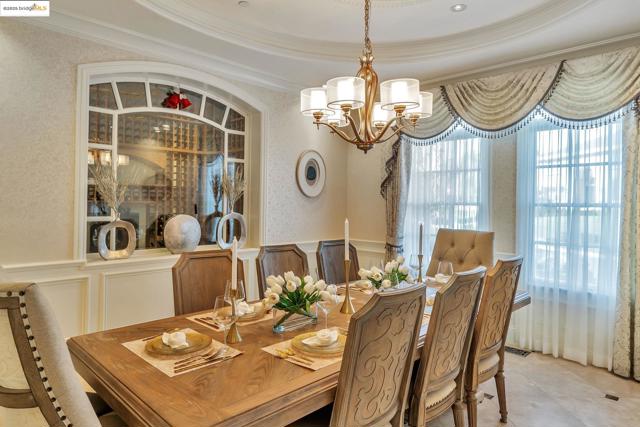 1853 Via Di Salerno, Pleasanton CA: https://media.crmls.org/mediaz/cab0d545-7170-4790-a3b9-2153636cc21d.jpg
