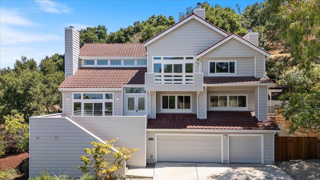 10387 Avenida Lane