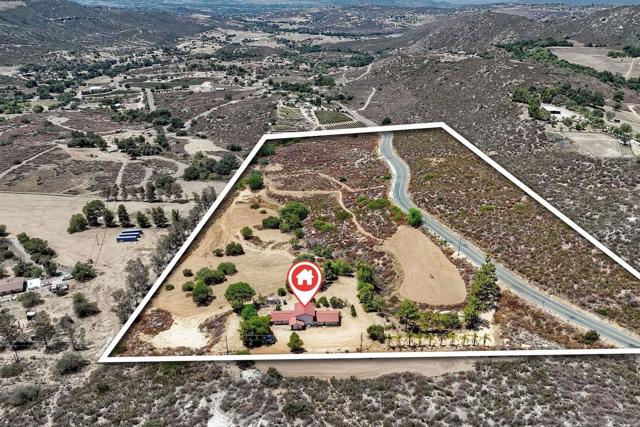 25861 E Old Julian Hwy, Ramona CA: https://media.crmls.org/mediaz/cab18610-4977-41f3-8cab-7cc0d1300dae.jpg