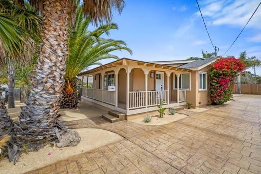425 Alcalde Avenue