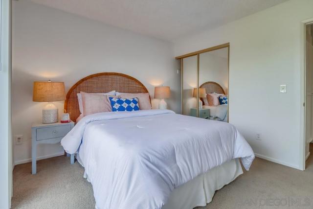 835 E Ave, Coronado CA: https://media.crmls.org/mediaz/cab389ca-1c20-4f11-a17f-9cb8d463103f.jpg
