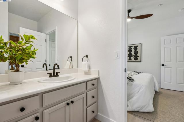 5929 Linwood Cmn, Livermore CA: https://media.crmls.org/mediaz/cab396da-255b-4ec8-bce3-53f06d0aa4b2.jpg