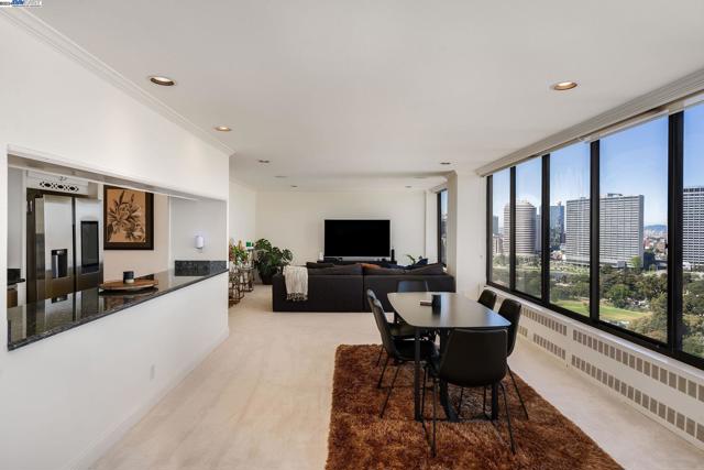Image 12 of 50 For 565 Bellevue  1903