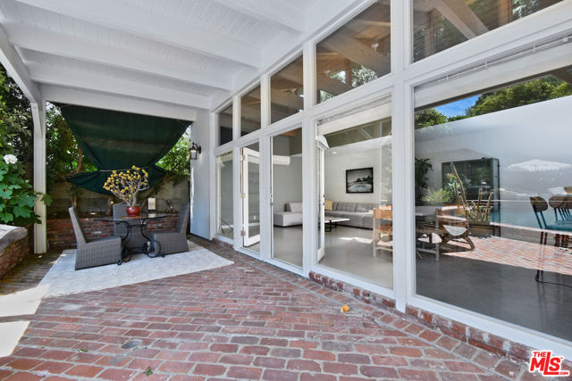 4177 KESTER Avenue, Sherman Oaks CA: https://media.crmls.org/mediaz/cab46974-5a25-450d-a125-522bec08eb77.jpg