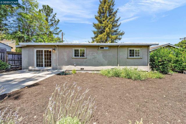 121 School Ln, Walnut Creek CA: https://media.crmls.org/mediaz/cab5081c-937e-4a82-9d1b-5abbb0807bed.jpg