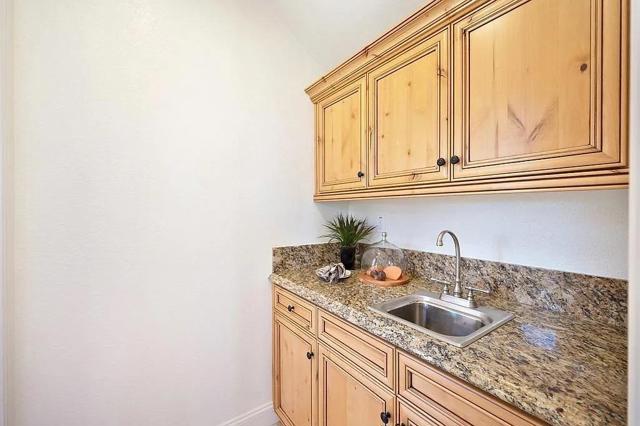 2791 Giorno Way, El Dorado Hills CA: https://media.crmls.org/mediaz/cab5bd6e-352e-4cd4-88ae-205c9f090d3a.jpg