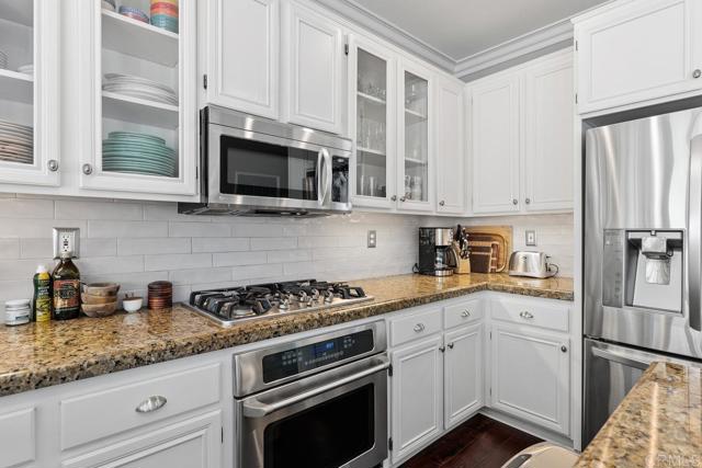 2119 SAND CREST Way, San Marcos CA: https://media.crmls.org/mediaz/cab602cc-9ea4-47bc-b9bf-e12e6a669881.jpg
