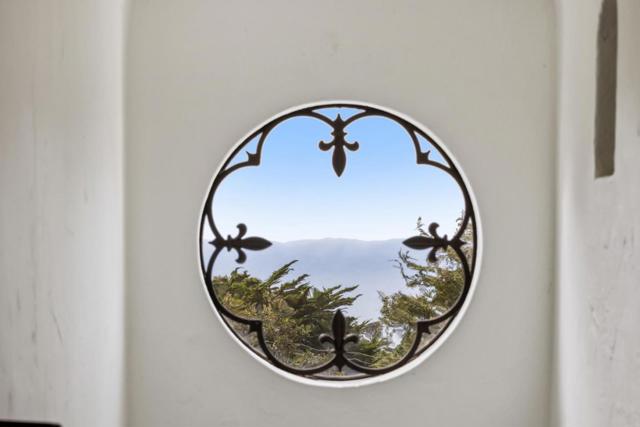 24410 S San Luis Avenue, Carmel CA: https://media.crmls.org/mediaz/cab6381b-0687-4f75-a238-b86b1b12c482.jpg