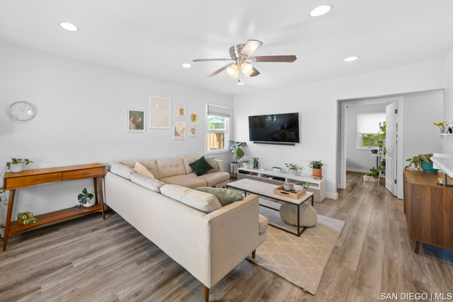 619 Maydee ST, Duarte CA: https://media.crmls.org/mediaz/cab6f37b-ddbe-40f2-ae44-28f1f9b71a77.jpg