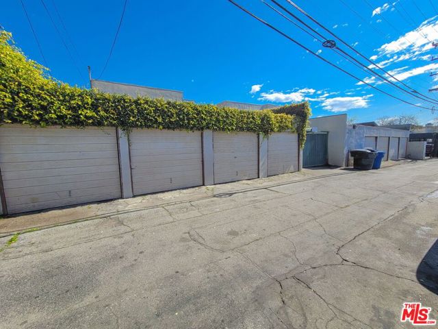 1860 9th Street, Santa Monica, California 90404, ,Multi-Family,For Sale,9th,24371213