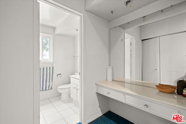 13926 Lakeside Street, Sylmar CA: https://media.crmls.org/mediaz/cab7f0e2-8e57-4128-89fe-821f3ef1eed2.jpg