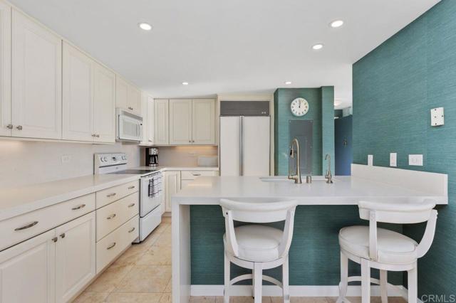 1200 Harbor N Drive, Oceanside CA: https://media.crmls.org/mediaz/cab80797-0b0a-4565-a694-a8deca405ea7.jpg