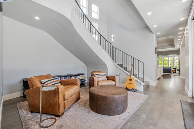 375 Hillview Dr, Fremont CA: https://media.crmls.org/mediaz/cab87575-b55a-4c3c-b677-d961079ce121.jpg