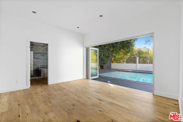 7470 Woodrow Wilson Drive, Los Angeles CA: https://media.crmls.org/mediaz/cab8f79e-004f-4c27-8761-0d14df5bce17.jpg