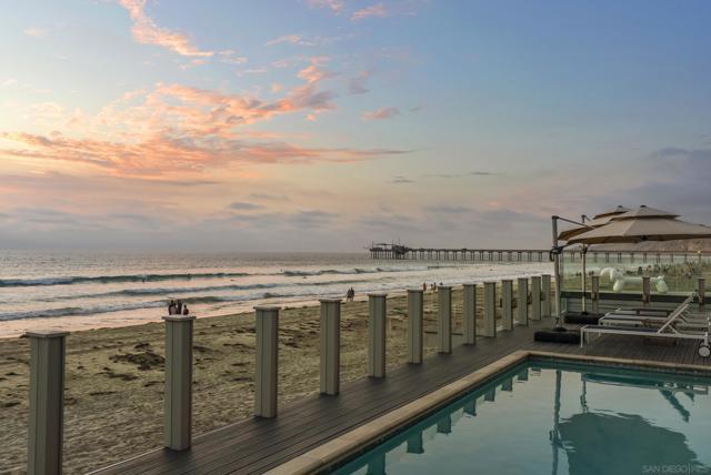 8510 El Paseo Grande, La Jolla CA: https://media.crmls.org/mediaz/cab974ba-9b6b-4b05-8a5a-7296e5bb93de.jpg
