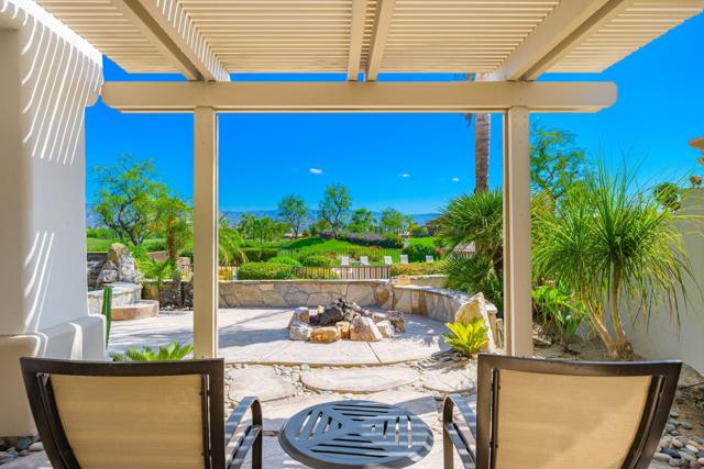 400 Tomahawk Drive, Palm Desert CA: https://media.crmls.org/mediaz/cab980bc-3ab6-432b-84af-4f261fea99ad.jpg
