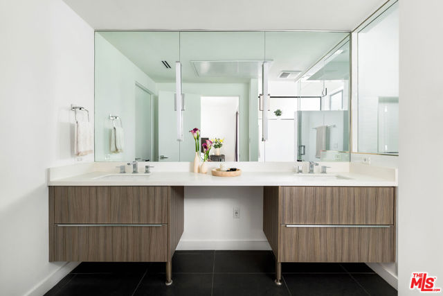5154 W Redondo Court, Los Angeles CA: https://media.crmls.org/mediaz/cab9c33a-596f-4fc7-a5f1-77b64d1f699e.jpg