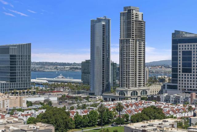 550 Front Street, San Diego CA: https://media.crmls.org/mediaz/cabb6ef1-ccb6-4ca8-9ddf-7ca4be0d4a28.jpg