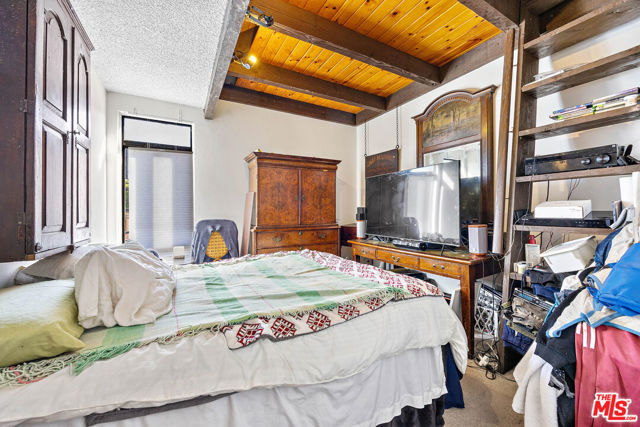 10396 Almayo Avenue, Los Angeles CA: https://media.crmls.org/mediaz/cabc2859-ba1e-43cb-b42c-9addcb285bba.jpg