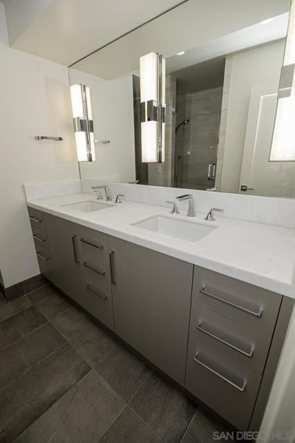 100 Harbor Drive, San Diego CA: https://media.crmls.org/mediaz/cabc2cea-9310-4f4d-bc30-c08157c541b2.jpg