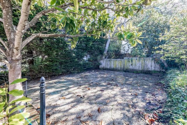 811 Alameda Avenue, Monterey CA: https://media.crmls.org/mediaz/cabe5749-1105-4e08-87c0-8b39686704d3.jpg