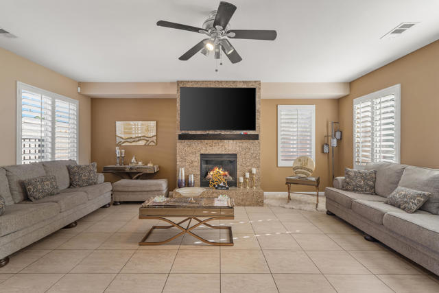 Image 6 of 53 For 82688 Mandrone Drive