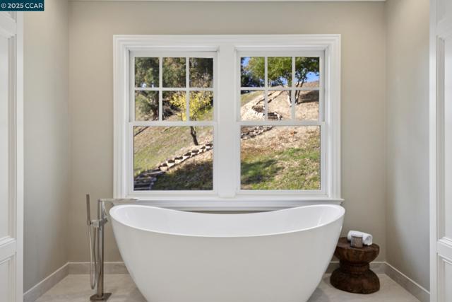 3656 Old Blackhawk Rd, Danville CA: https://media.crmls.org/mediaz/cabf5cc5-f01e-41fd-a8be-05a1ce4d7493.jpg