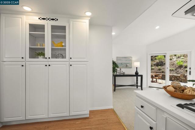 71 Maple Ln, Walnut Creek CA: https://media.crmls.org/mediaz/cabff7df-a306-4dee-ae98-a40f8b91d04b.jpg