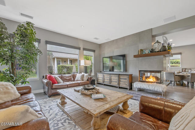 5419 Via Olas, Newbury Park CA: https://media.crmls.org/mediaz/cac06e2a-f6c8-4e97-83b6-7e94d93b8e3f.jpg