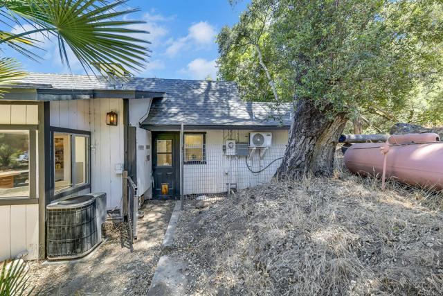 15134 Woods Valley Road, Valley Center CA: https://media.crmls.org/mediaz/cac0ef58-0f18-4de5-9534-c193c40bb2af.jpg