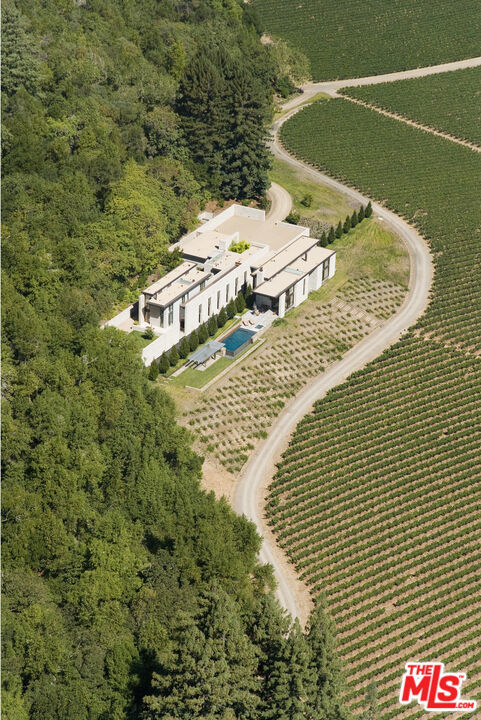 7596 Sonoma Mountain Road,  CA: https://media.crmls.org/mediaz/cac10122-0ed8-460c-9a0c-761b6320f9c6.jpg