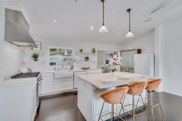 4154 Hill St, San Diego CA: https://media.crmls.org/mediaz/cac11c24-f75b-40b3-bd28-149cbe237fe6.jpg