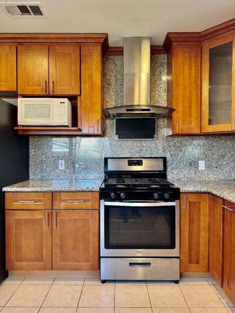 3801 Pacific Boulevard, San Mateo CA: https://media.crmls.org/mediaz/cac15cf7-a842-417e-a5a6-81a09e7e75d0.jpg