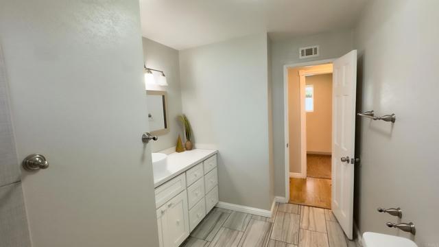 Detail Gallery Image 9 of 10 For 9100 Joan St, Spring Valley,  CA 91977 - 4 Beds | 4 Baths