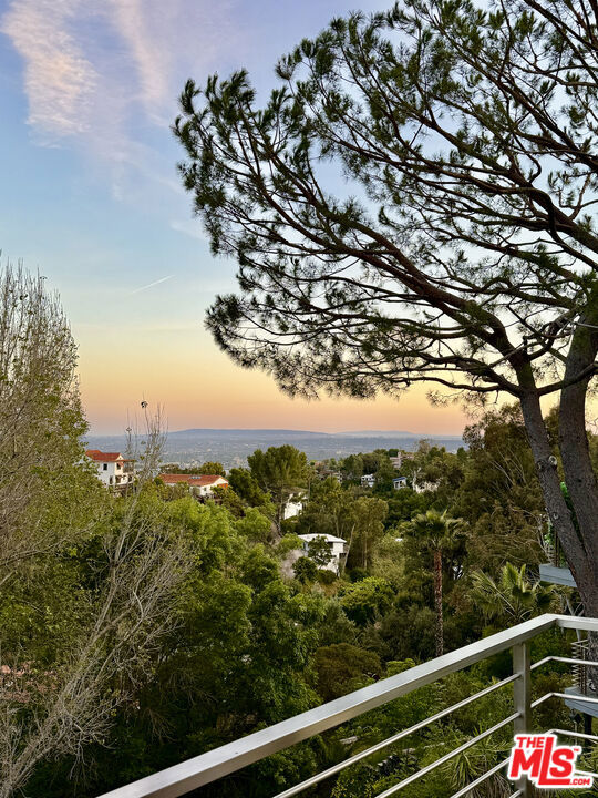 6150 Mulholland Highway, Los Angeles CA: https://media.crmls.org/mediaz/cac1b0c7-c5b8-4e55-8cfb-29bf525d7cc9.jpg