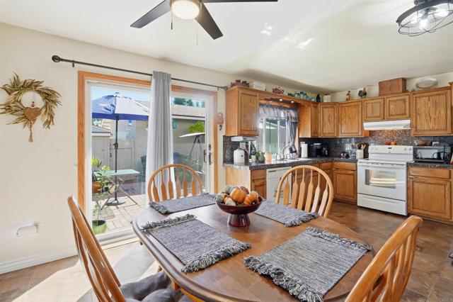 Detail Gallery Image 13 of 39 For 1539 Sonora Dr, Chula Vista,  CA 91911 - 4 Beds | 2/1 Baths