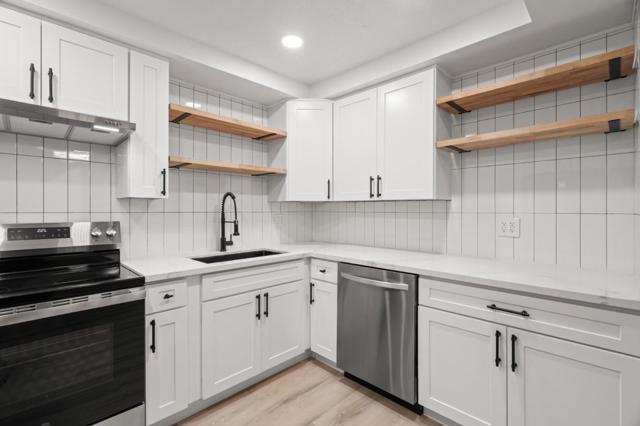 1033 Crestview Drive, Mountain View CA: https://media.crmls.org/mediaz/cac24fdc-79b2-4430-a23f-3ec77205c050.jpg