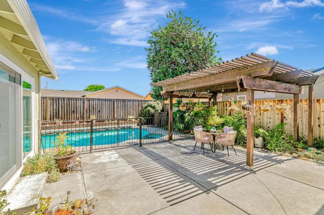 3072 Chippenham Drive, San Jose CA: https://media.crmls.org/mediaz/cac2a24a-b077-4061-943d-00f20f8b5354.jpg