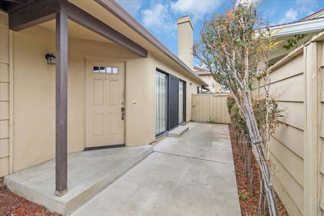 1575 Sepulveda Drive, Salinas CA: https://media.crmls.org/mediaz/cac358ee-b306-49b1-ba53-bd069c37cc4c.jpg