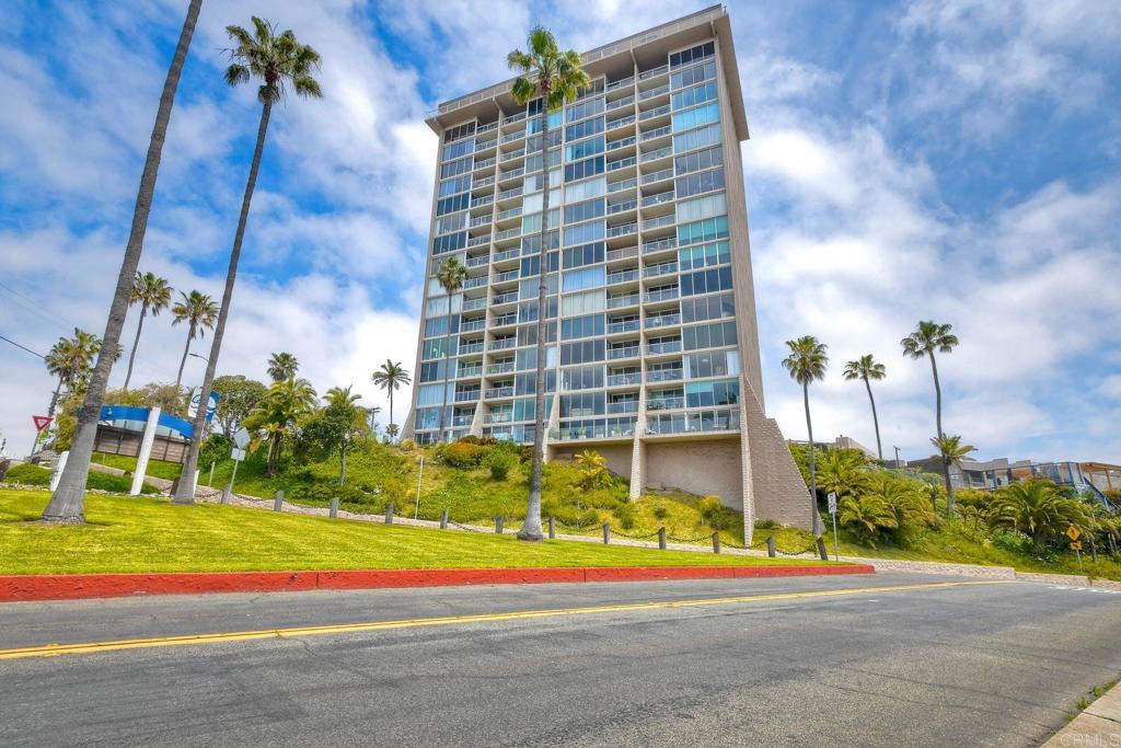 1200 N Harbor - photo 2