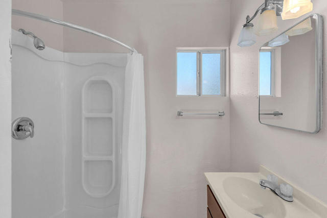 Image 19 of 24 For 66790 Yucca Drive