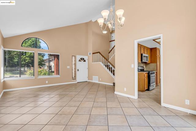 4820 RIDGEVIEW DRIVE, Antioch CA: https://media.crmls.org/mediaz/cac52148-ac5e-4772-9b36-9c7d18d0dc2f.jpg