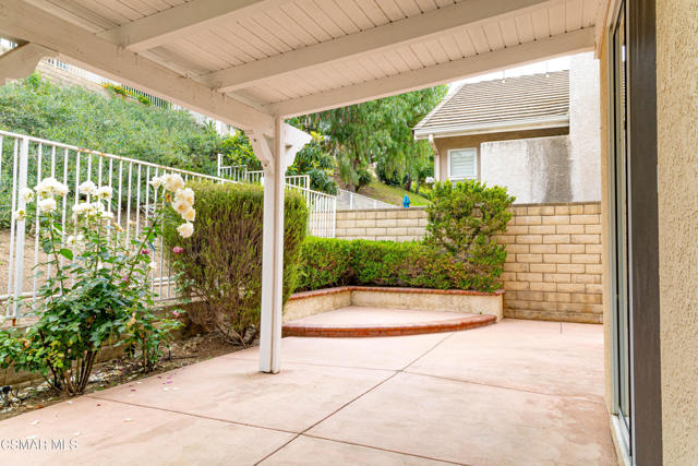 3063 Espana Lane, Thousand Oaks CA: https://media.crmls.org/mediaz/cac61452-db1c-427a-b8e5-3296b12f52c8.jpg