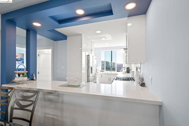 Image 13 of 49 For 271 Montana St