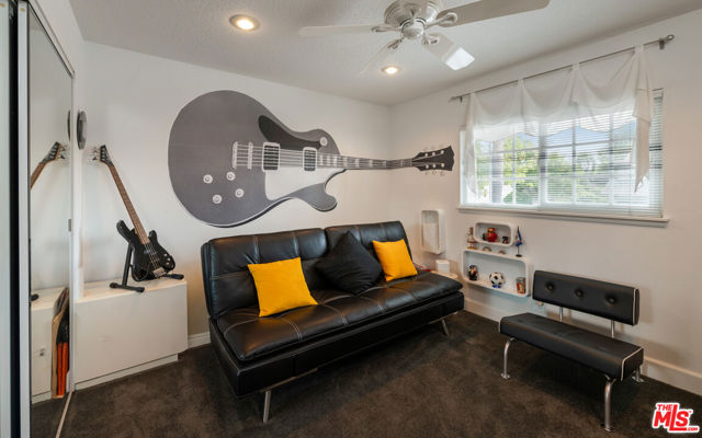 22205 Dardenne Street, Calabasas CA: https://media.crmls.org/mediaz/cac641bc-2373-4f36-bf77-cf966b733b16.jpg