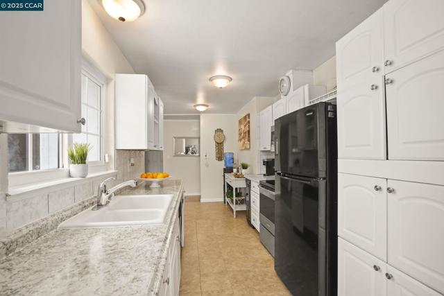 2279 Saint George Dr, Concord CA: https://media.crmls.org/mediaz/cac71e1f-f756-45a7-913d-22205d4e6da5.jpg