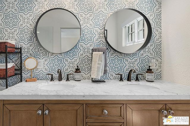 284 E Ocotillo Avenue, Palm Springs CA: https://media.crmls.org/mediaz/cac72905-1f23-4faa-ad48-0aa0aa42b722.jpg