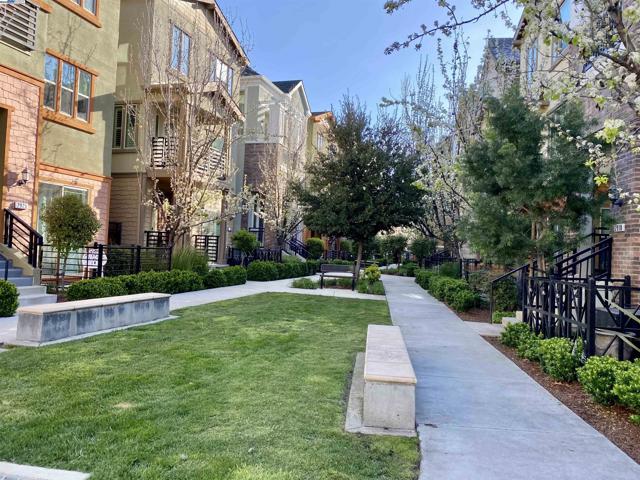2932 Patcham Cmn, Livermore CA: https://media.crmls.org/mediaz/cac7748b-0098-4113-ba7f-98c5eed042c8.jpg