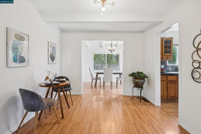 2838 Loma Vista Ave, Concord CA: https://media.crmls.org/mediaz/cac78598-2541-40d5-bcd3-6805bc92df6b.jpg
